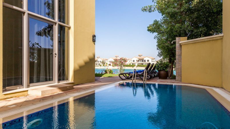 DELUXE HOLIDAY HOMES - 201808luxurious-5-bedroom-villa-in-palm-jumeirah-17.jpg