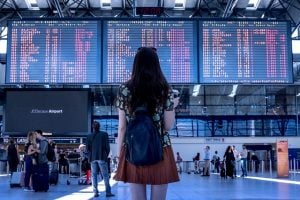 ways to stay safe when traveling alone