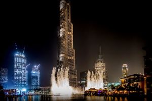 touring dubai: the dancing dubai fountain 1