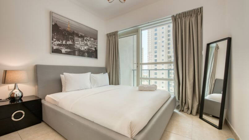 DELUXE HOLIDAY HOMES - spacious-and-bright-apartment-in-dubai-marina-19