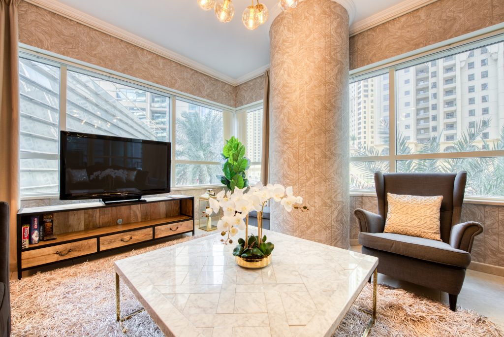 a gorgeous living area located in al sahab, dubai marina 