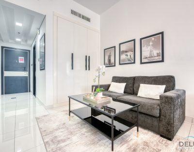 Яркая студия в Giovanni Boutique Suites DSC