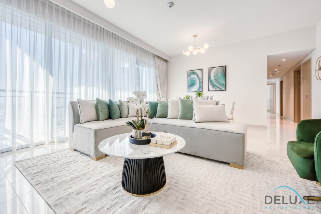 Сияющие апартаменты с 3 спальнями и комнатой помощника в Harbour Views Tower 1