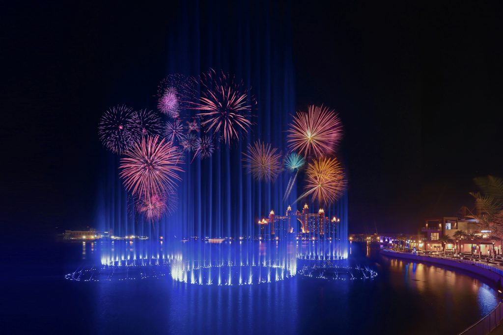 fireworks and fountain show at the palm jumeirah 