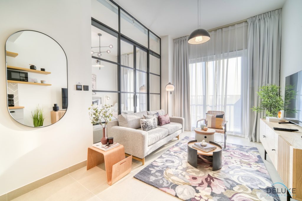 Веселый 1BR в Collective Tower 2