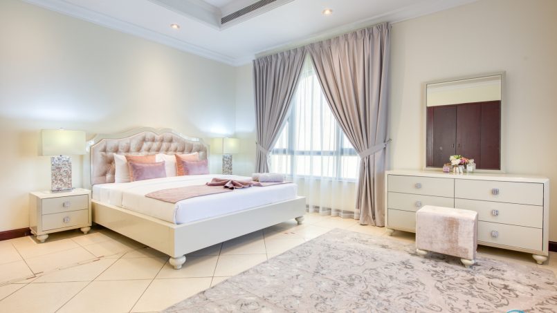 DELUXE HOLIDAY HOMES - magical-5-bedroom-villa-on-the-palm-jumeirah-09
