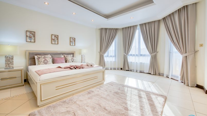 DELUXE HOLIDAY HOMES - magical-5-bedroom-villa-on-the-palm-jumeirah-15
