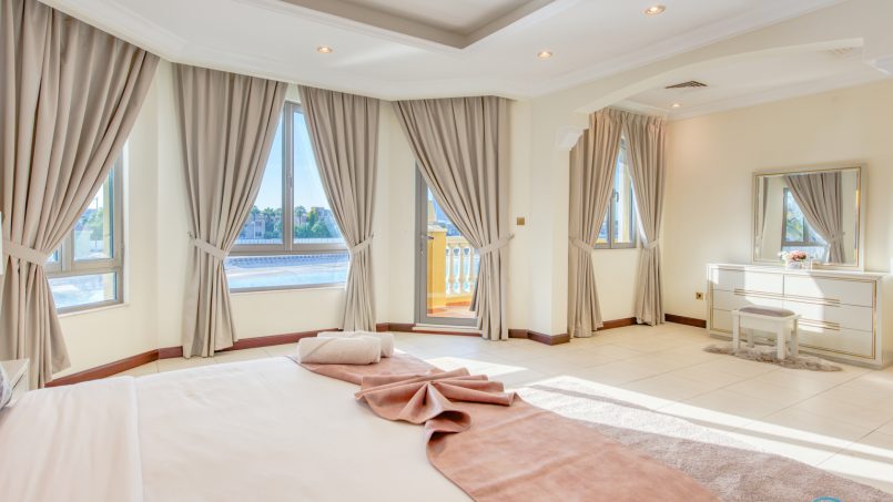 DELUXE HOLIDAY HOMES - magical-5-bedroom-villa-on-the-palm-jumeirah-19