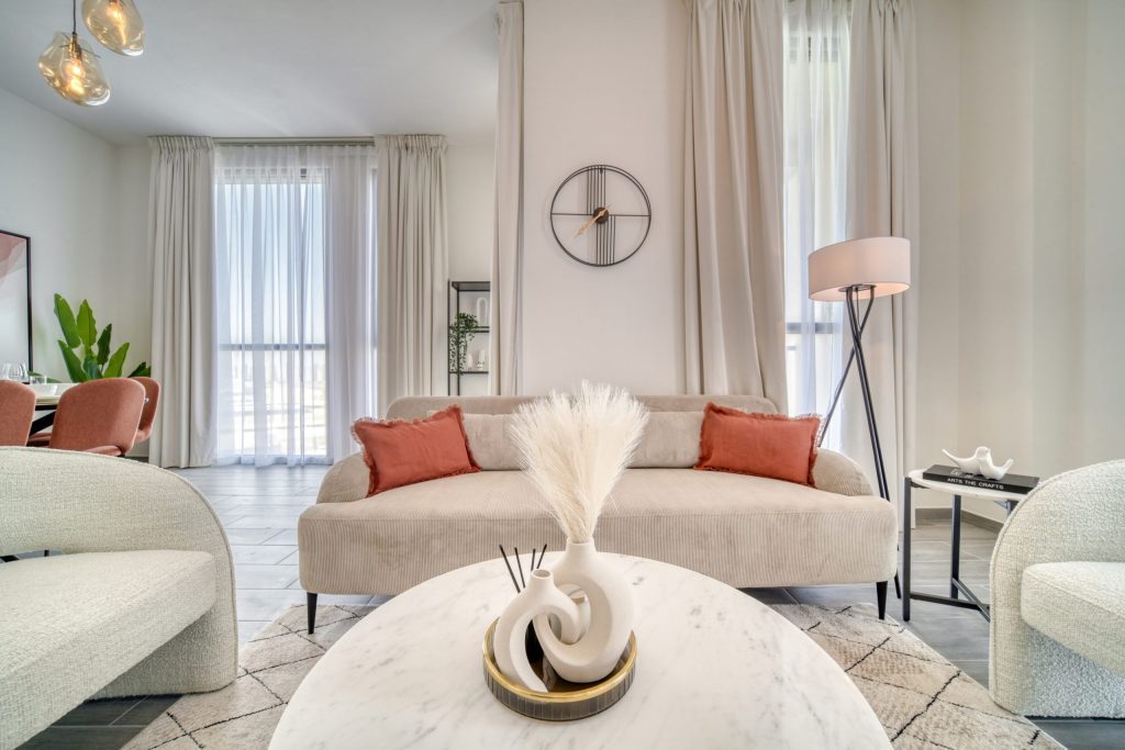 Апартаменты 2BR с комнатой для помощника в Mesk 1 Midtown