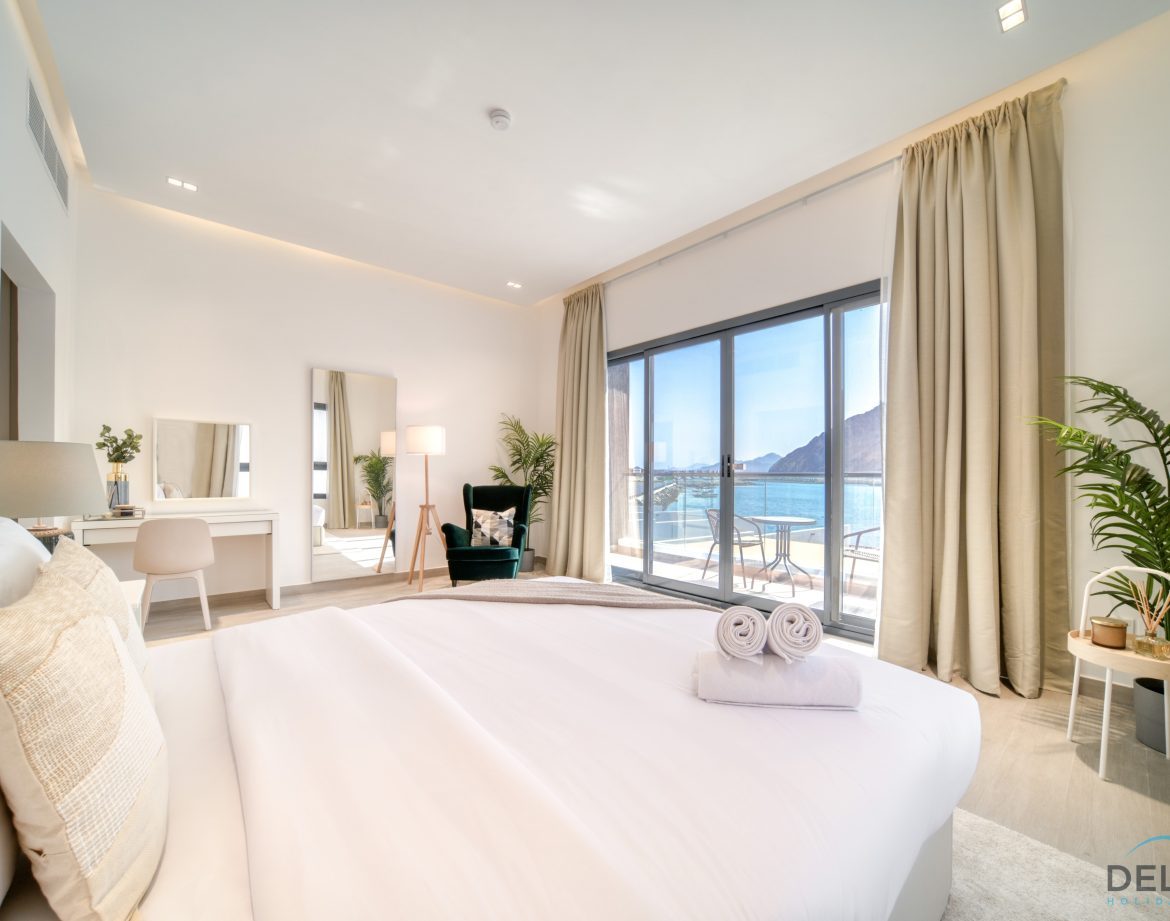 5-Bedroom Villa — Al Dana Island — photo 32