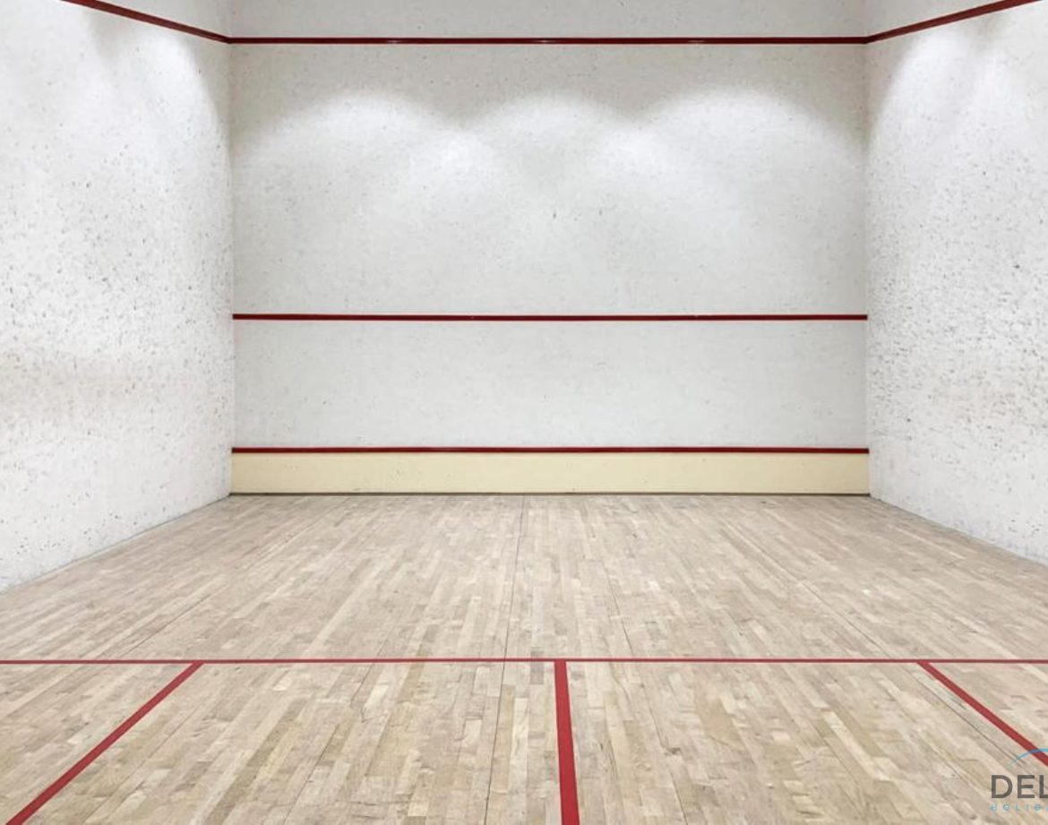 DELUXE HOLIDAY HOMES - Squash Court 2