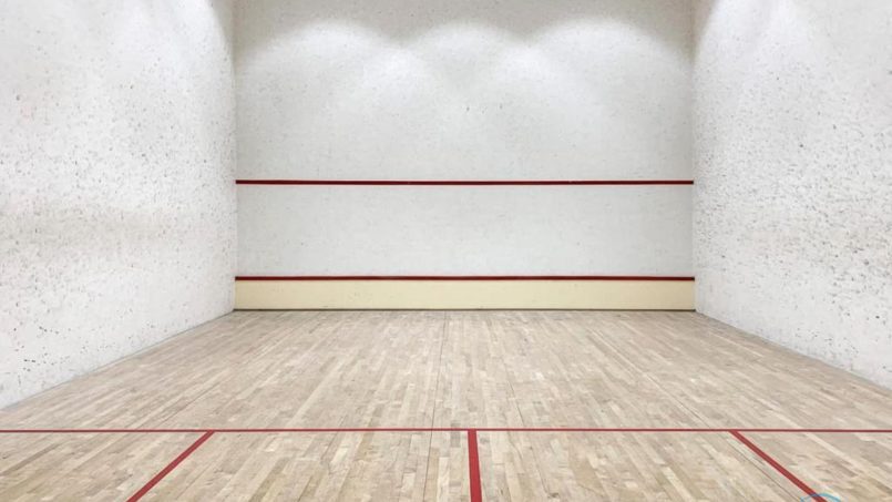 DELUXE HOLIDAY HOMES - Squash Court 2