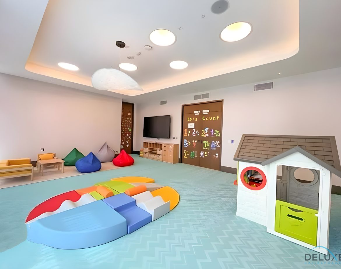 DELUXE HOLIDAY HOMES - Kids club
