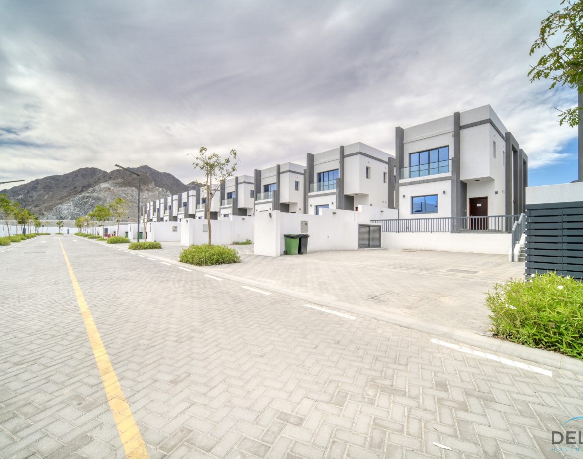 4-Bedroom Villa — Al Dana Island — photo 12