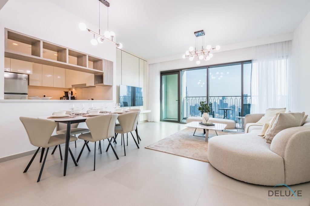 شقة فاخرة من 3 غرف نوم مع غرفة مساعدة في Downtown Views II Tower 1