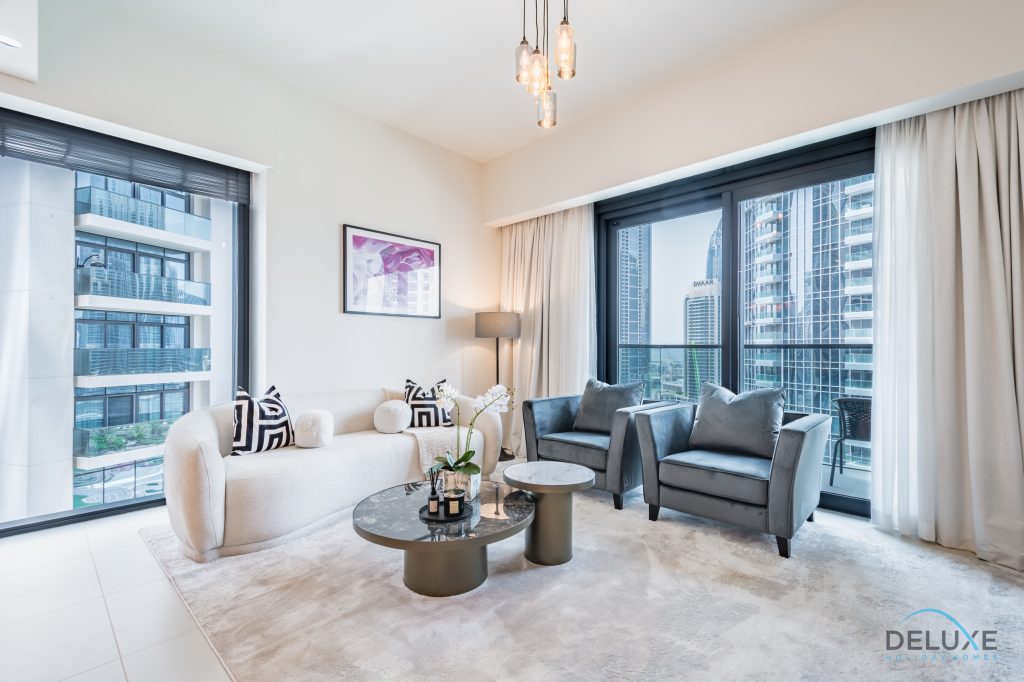 Сценические апартаменты 3BR с комнатой ассистента в Act One Act Two Tower