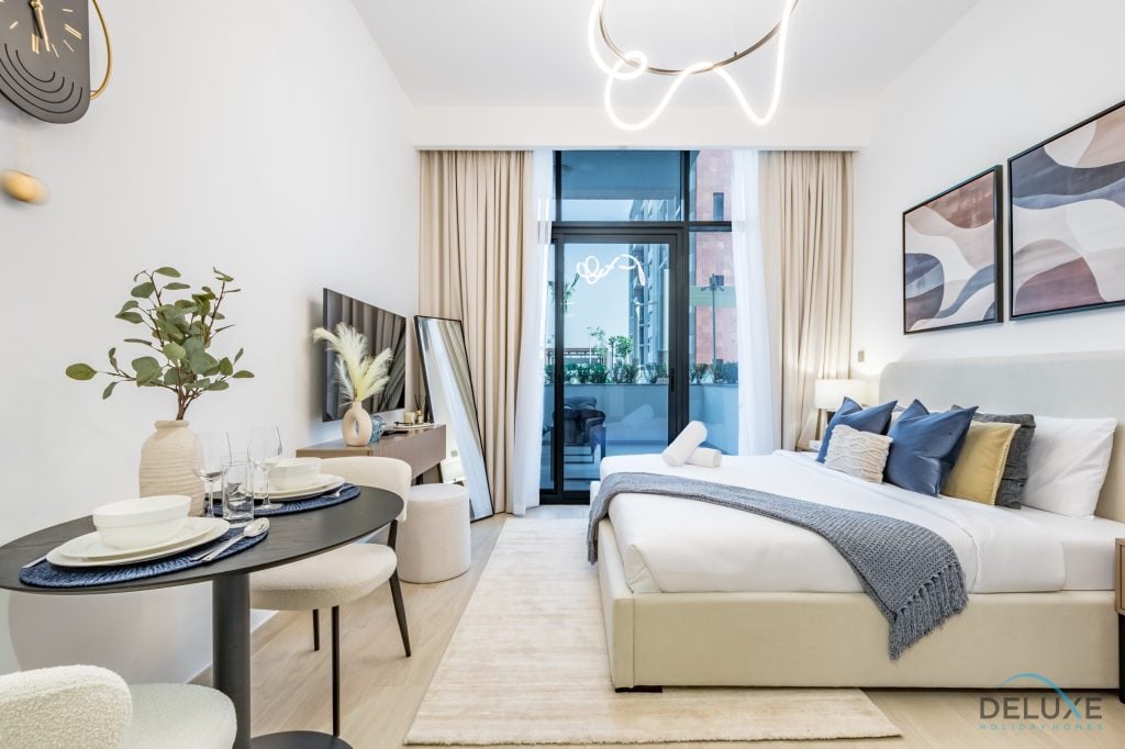 Stylish Studio Apartment in Azizi Riviera 37