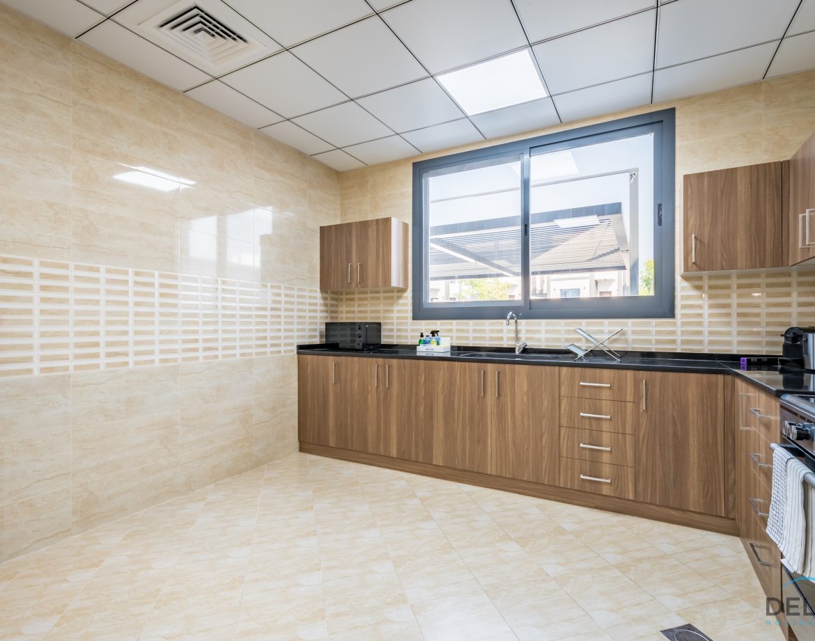 4-Bedroom Villa — Al Dana Island — photo 17