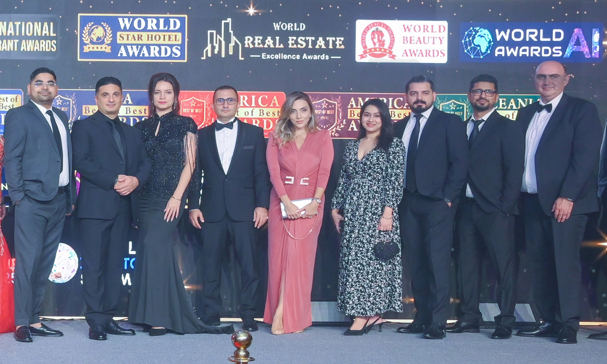 international travel awards 2024 winner! - deluxe holiday homes