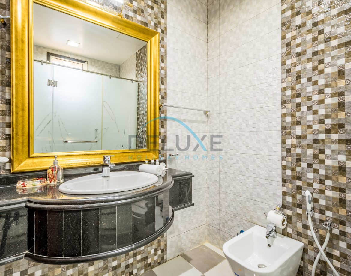 9-Bedroom Villa — Al Dana Island — photo 40