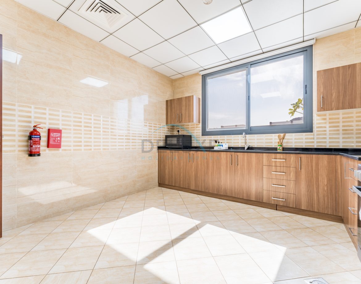 5-Bedroom Sea-View Villa — Al Dana Island — photo 11