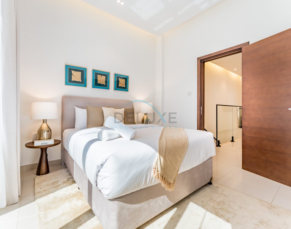 5-Bedroom Sea-View Villa — Al Dana Island — photo 17