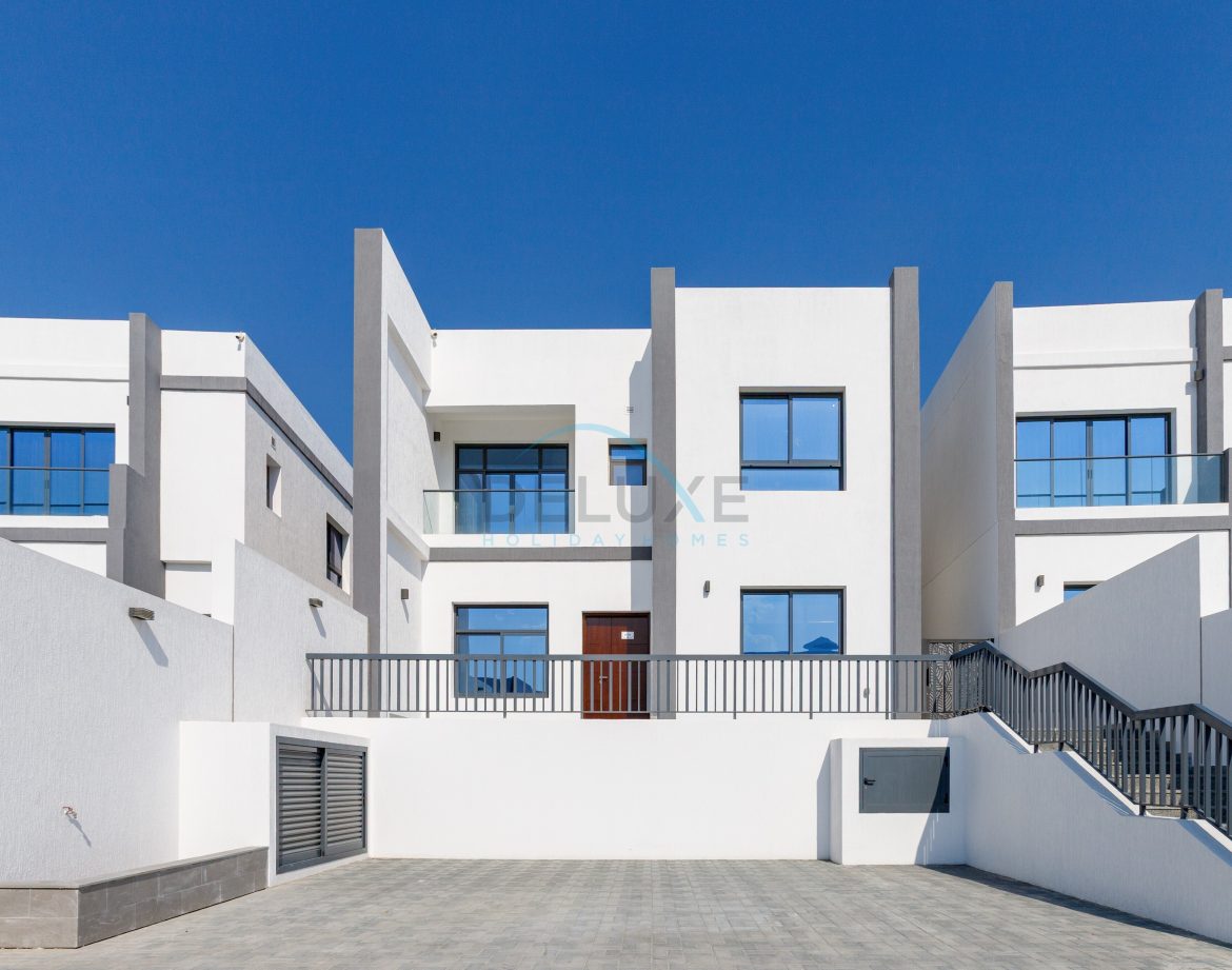 8-Bedroom Sea-View Villa — Al Dana Island — photo 6
