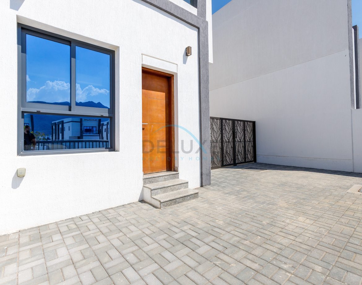 6-Bedroom Sea-View Villa — Al Dana Island — photo 9