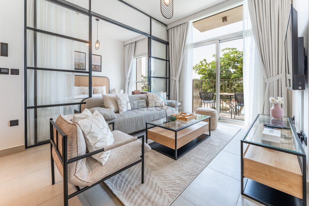 Спокойное место 2BR с видом на бассейн, Коллективная башня 2