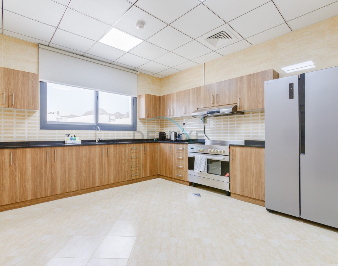 5-Bedroom Sea-View Villa — Al Dana Island — photo 6