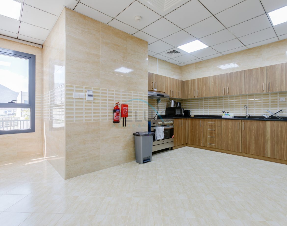 6-Bedroom Sea-View Villa — Al Dana Island — photo 11
