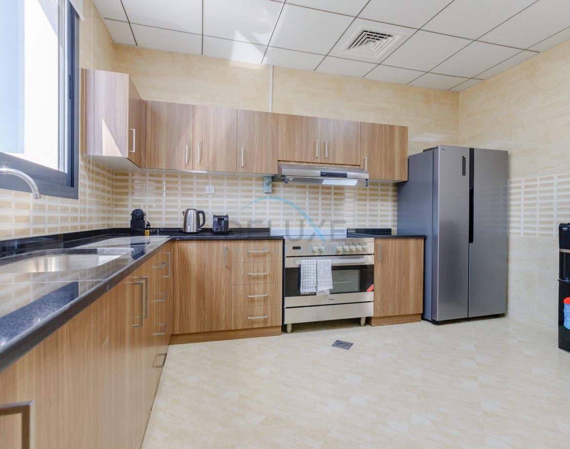 5-Bedroom Sea-View Villa — Al Dana Island — photo 13