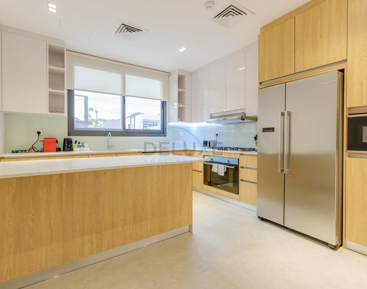 5-Bedroom Private-Pool Villa — Al Dana Island — photo 14