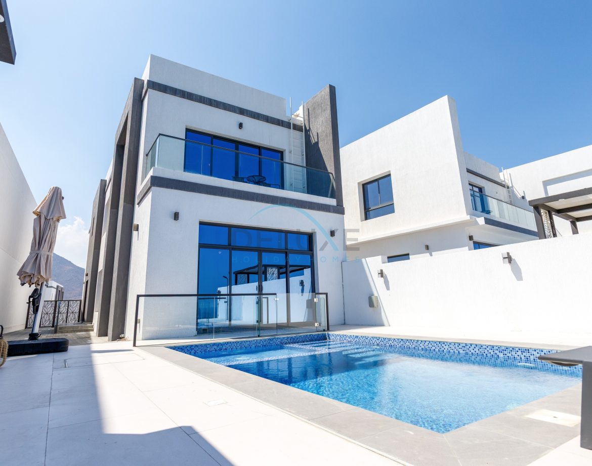 6-Bedroom Sea-View Villa — Al Dana Island — photo 4