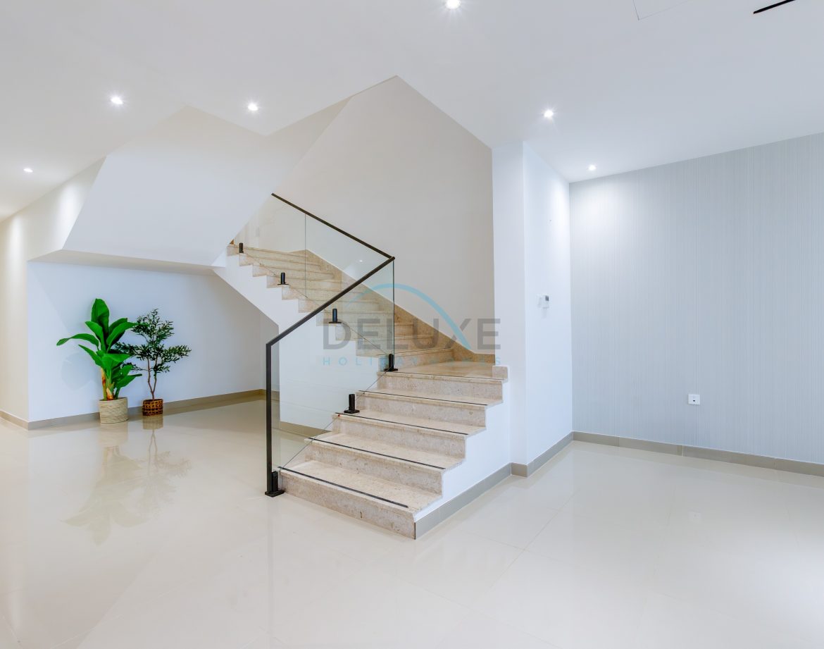 8-Bedroom Sea-View Villa — Al Dana Island — photo 22