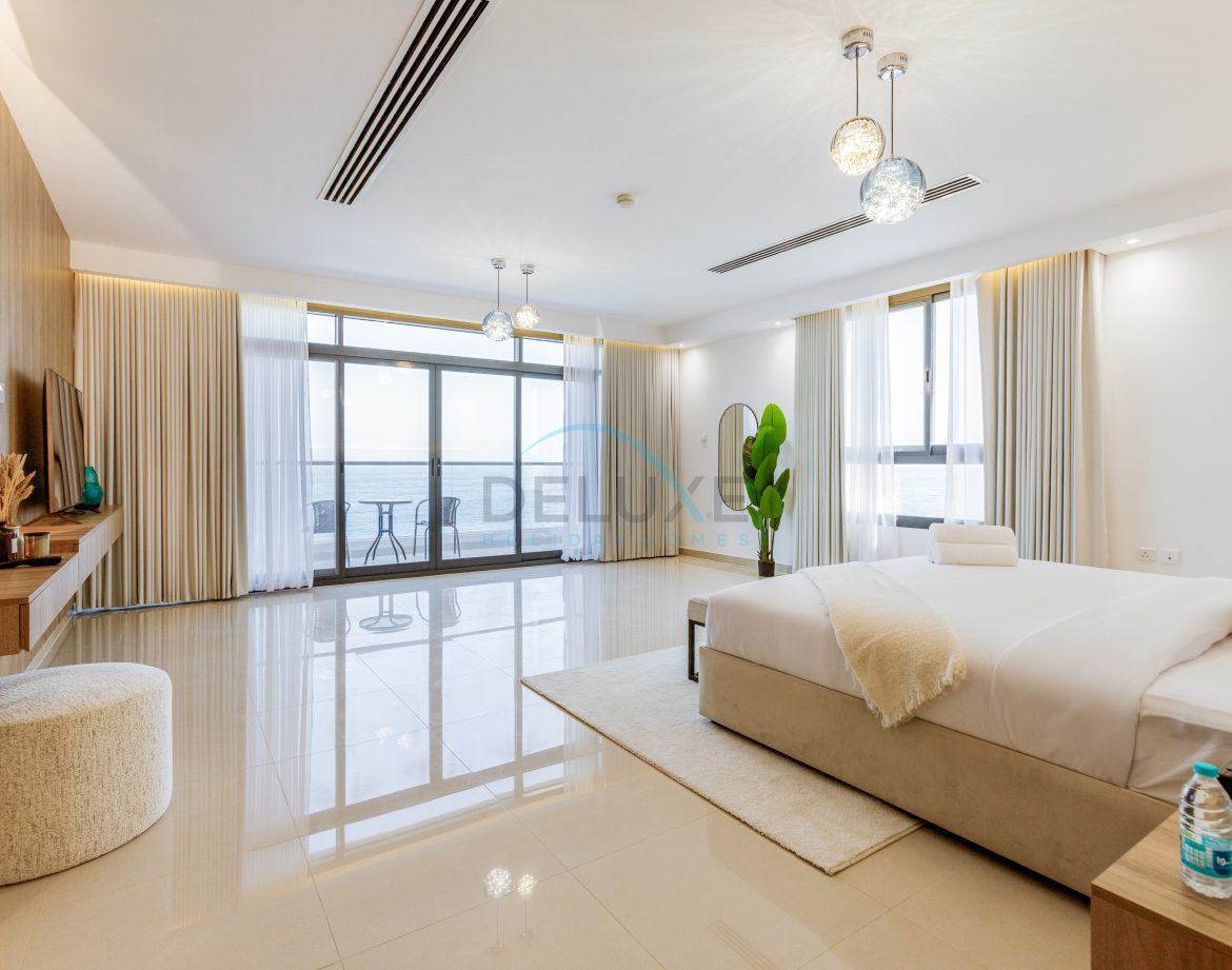 8-Bedroom Sea-View Villa — Al Dana Island — photo 24