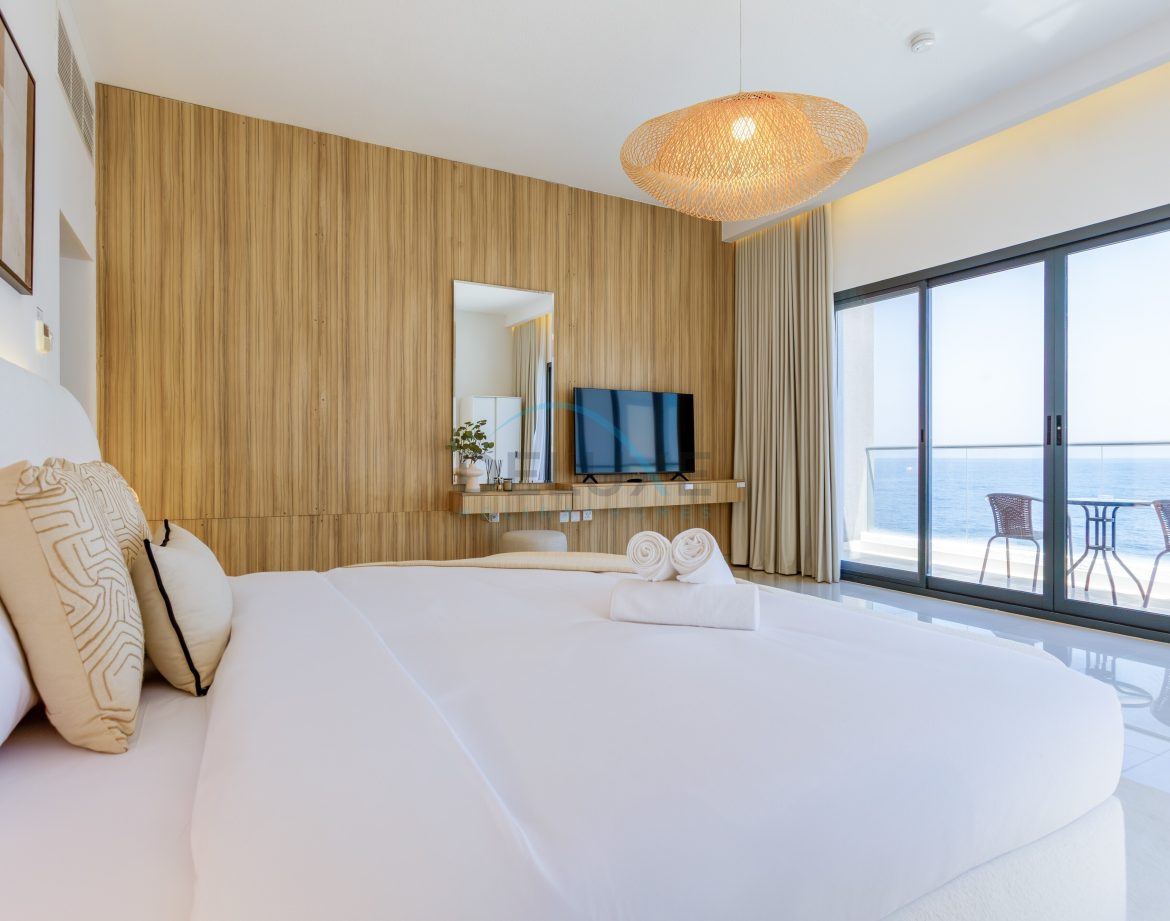 6-Bedroom Sea-View Villa — Al Dana Island — photo 31