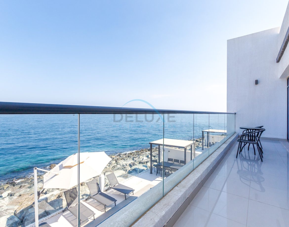 8-Bedroom Sea-View Villa — Al Dana Island — photo 3