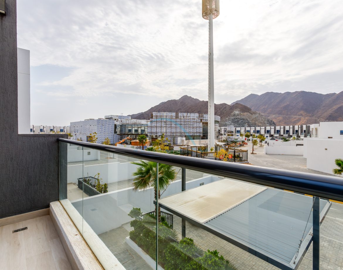 5-Bedroom Private-Pool Villa — Al Dana Island — photo 39