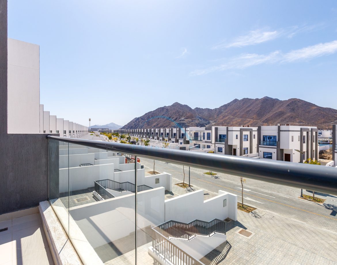 5-Bedroom Sea-View Villa — Al Dana Island — photo 38