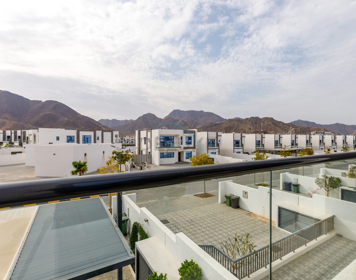 5-Bedroom Private-Pool Villa — Al Dana Island — photo 40