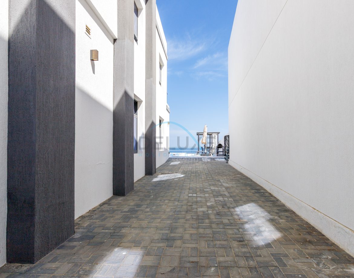 5-Bedroom Sea-View Villa — Al Dana Island — photo 39