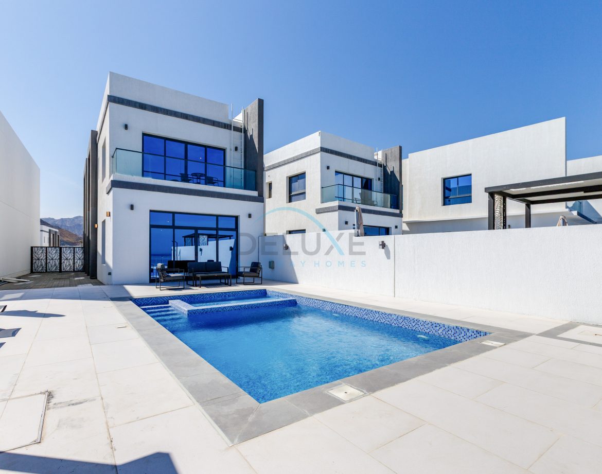 5-Bedroom Sea-View Villa — Al Dana Island — photo 4