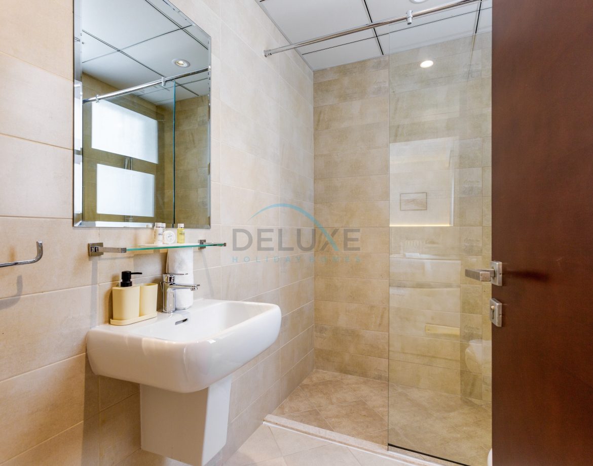 8-Bedroom Sea-View Villa — Al Dana Island — photo 38