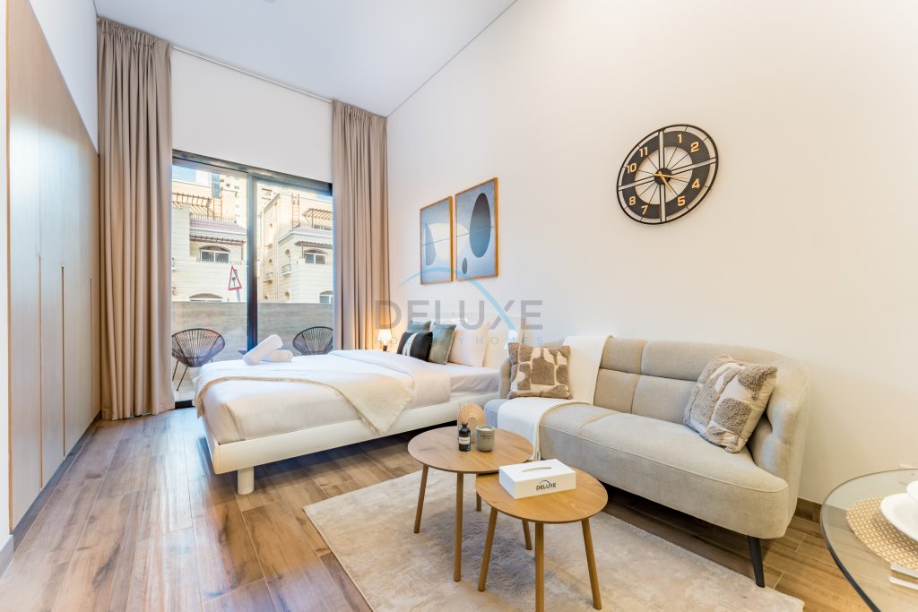 Студия с видом на район и балконом, Oakley Square Residences