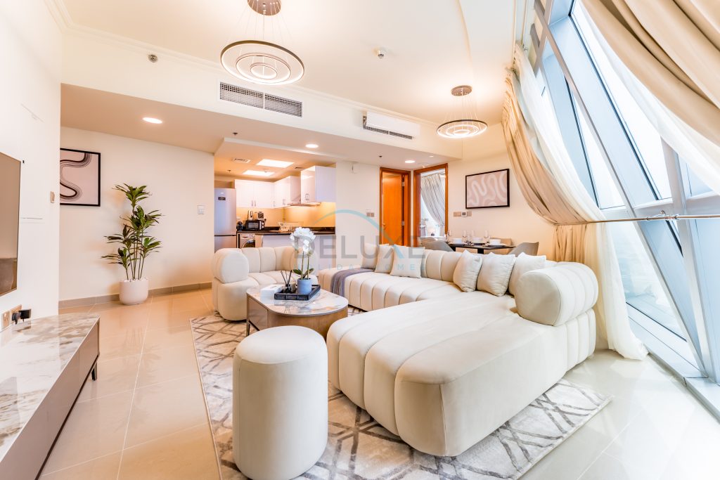 1BR с окнами от пола до потолка и видом на горизонт, рядом с Gate Avenue, Park Towers