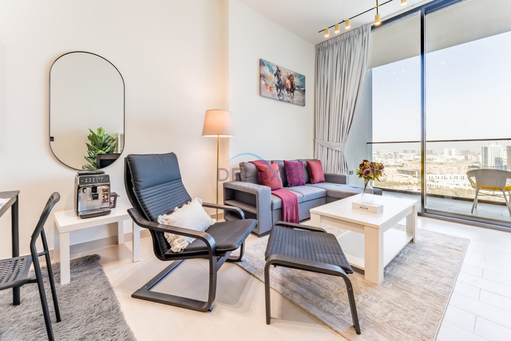 Высотный 1BR с видом на город и большим балконом рядом с парками, Binghatti Amber