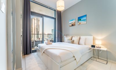 Dubai Canal and City Views 1BR, Minutes Drive to Burj Khalifa, DAMAC Zada Tower