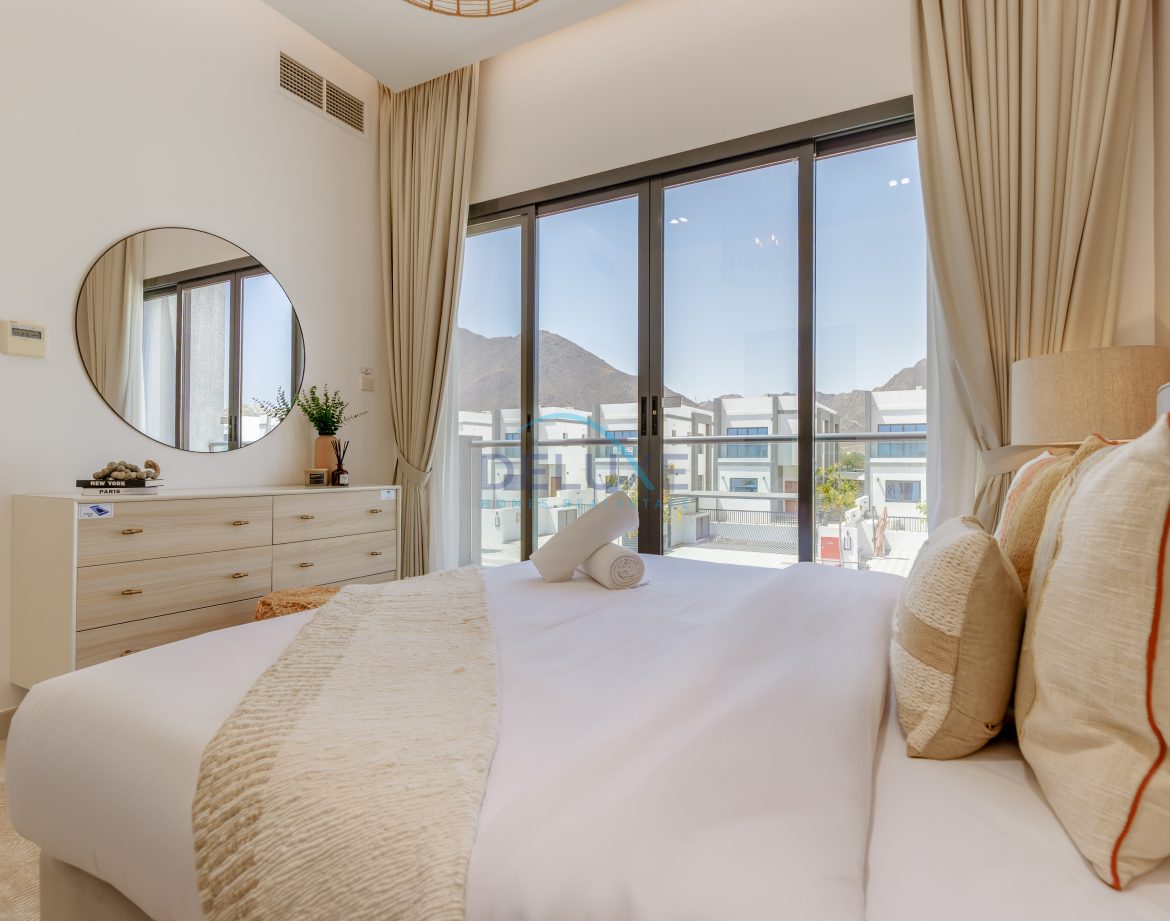 4-Bedroom Sea-View Villa — Al Dana Island — photo 16