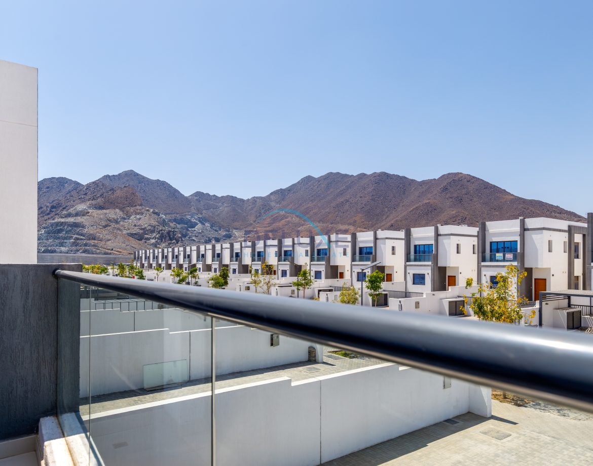 4-Bedroom Sea-View Villa — Al Dana Island — photo 36